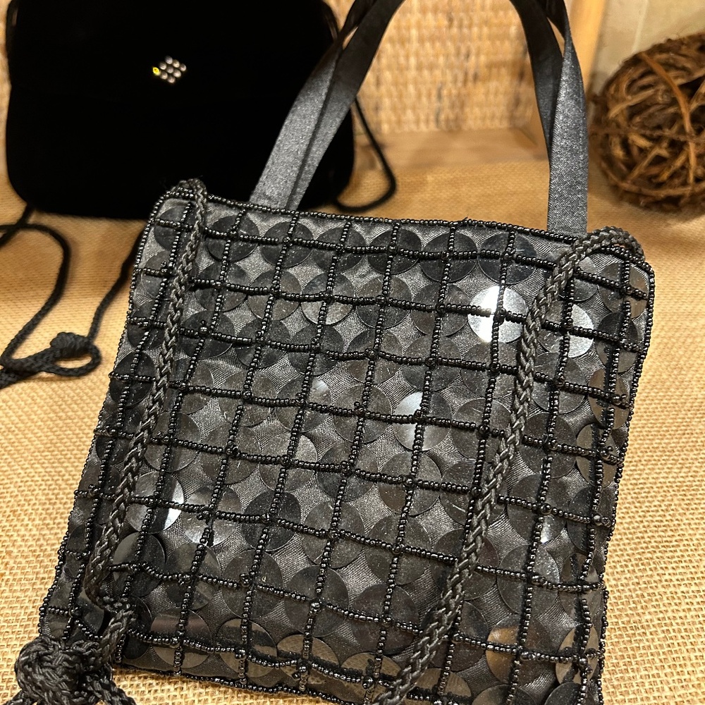 Sequin purse with handle